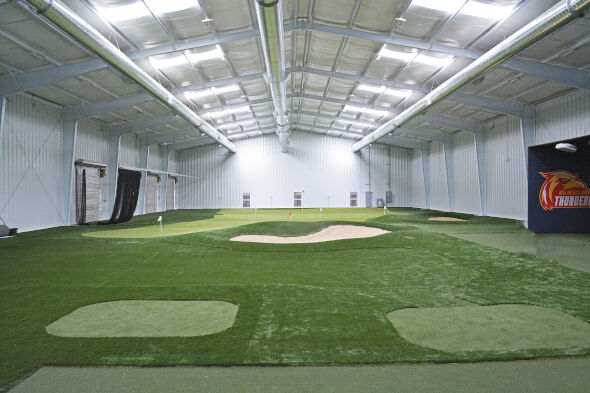 Albuquerque indoor putting facility with tee boxes