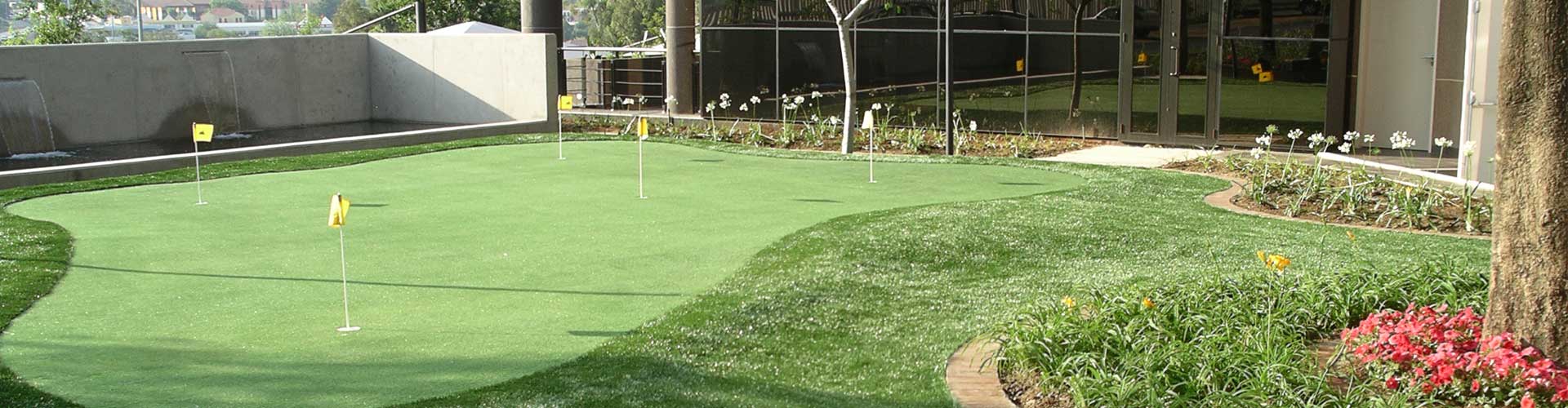 Backyard putting green with tour greens quality 